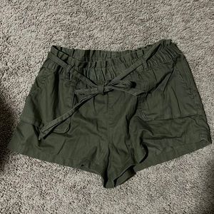 Garage army green tie shorts